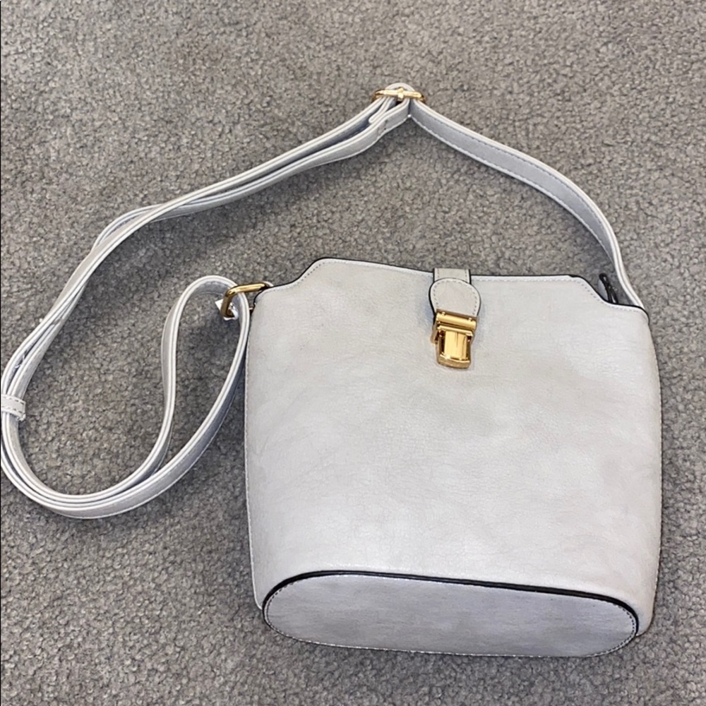 BRAND NEW GRAY SHOULDER BAG